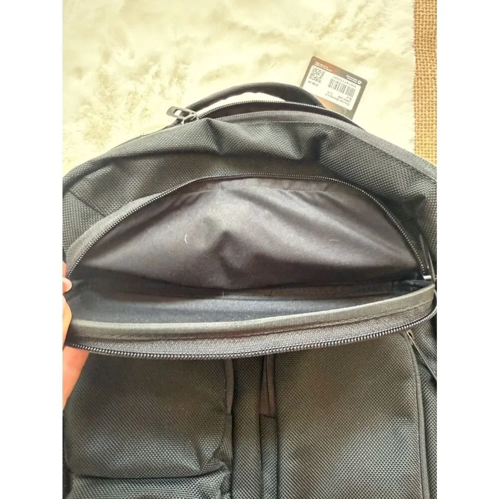 lululemon athletica Black Cruiser Multi-Pocket Everyday Backpack